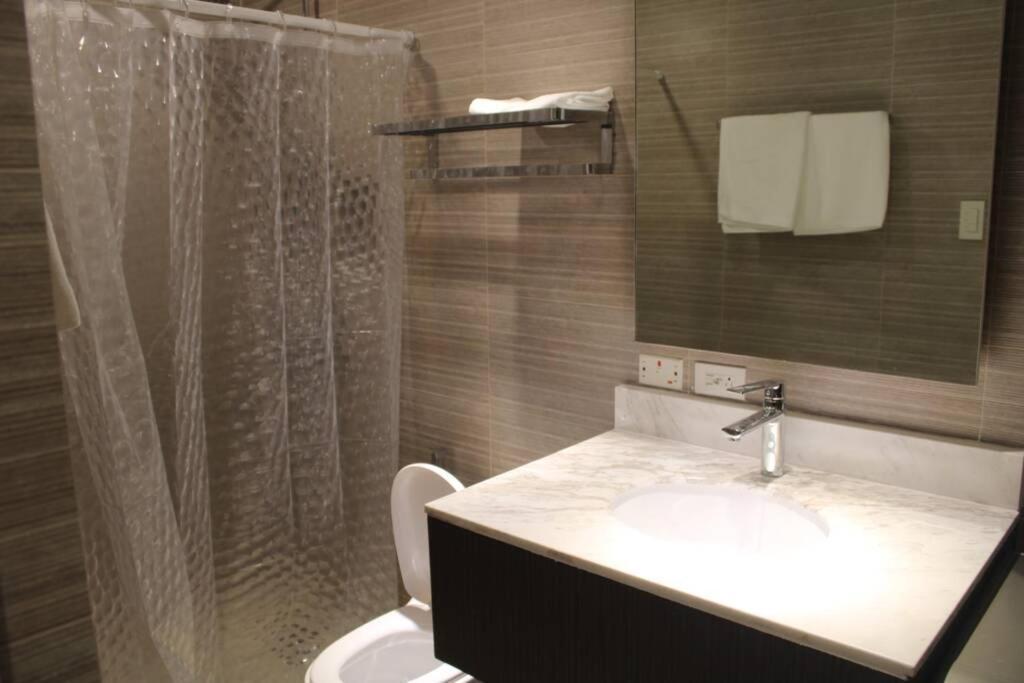 A2J Luxury Bgc Balcony Suite Near Sm Aura Taguig Manila Eksteriør billede